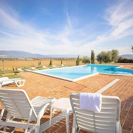 Villa In Via Lippia Sleeps 3 With Pool Collestrada
