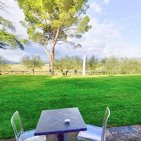 In Via Lippia Sleeps 3 With Pool * Collestrada