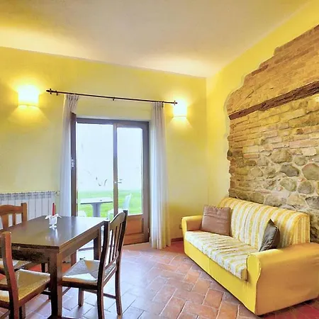 In Via Lippia Sleeps 3 With Pool Collestrada